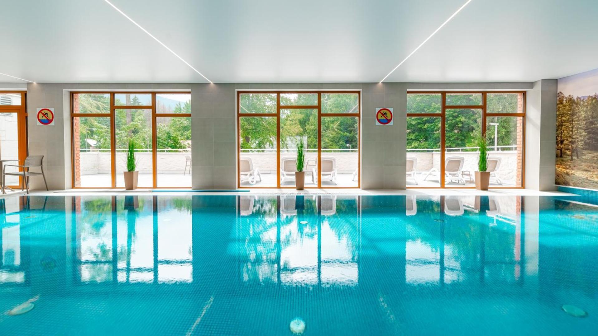 Royal Prestige Collection Z Prywatnym Jacuzzi - Stone Hill Resort Z Basenem I Saunami Шклярска Поремба Екстериор снимка